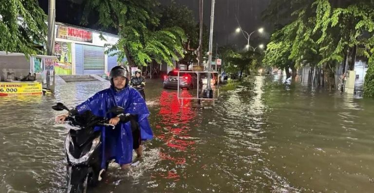 驻印尼使领馆提醒注意防范暴雨及次生灾害