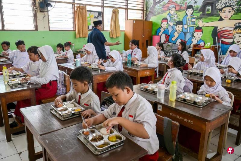 印尼逾800学生吃下免费营养餐后食物中毒